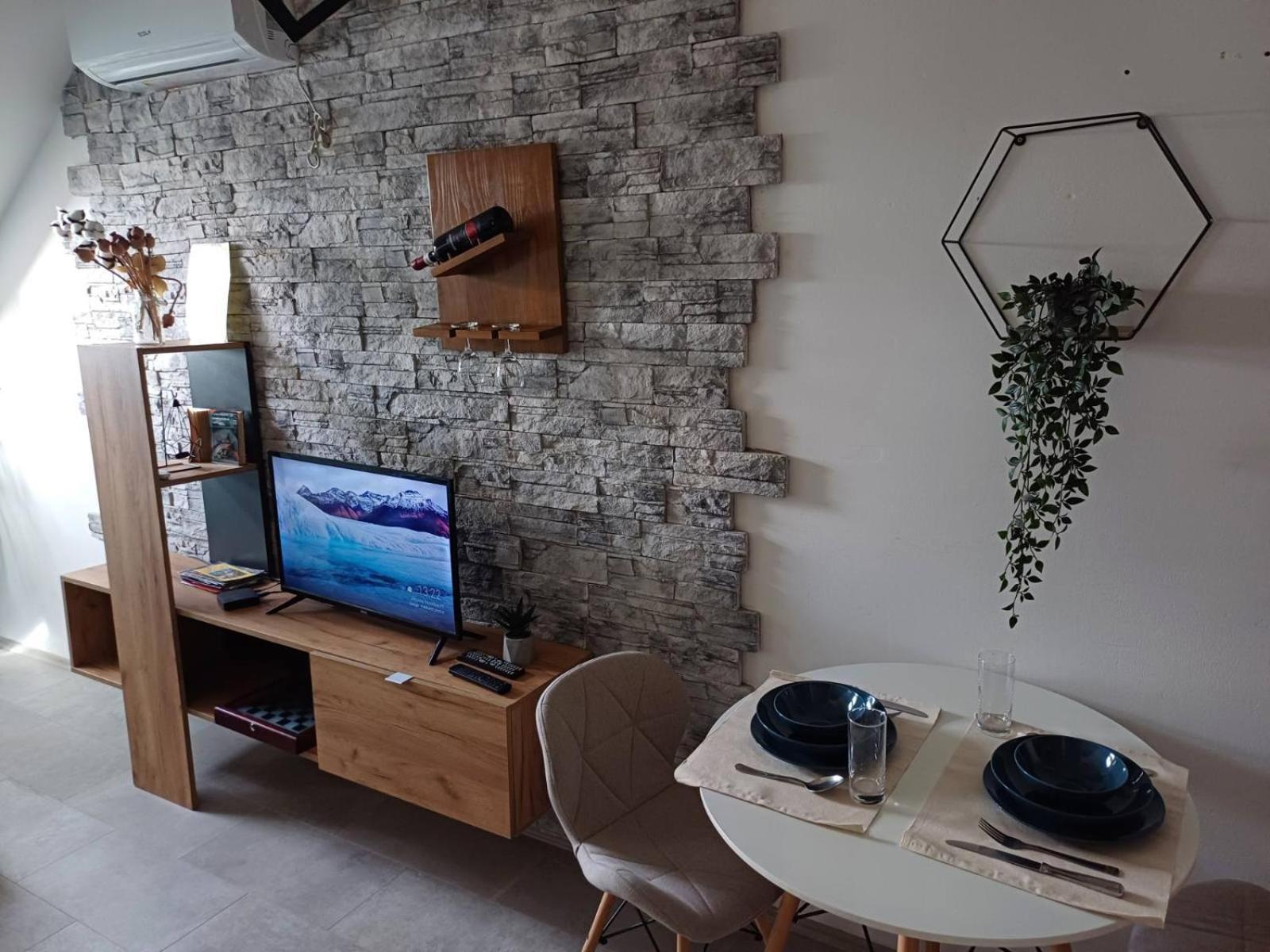 Apartment Centrum - Free Private Parking 노비사드 외부 사진